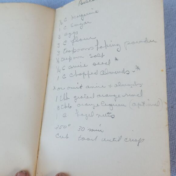 We the Women of Hawaii Cookbook 1986 - Picture 8 of 9